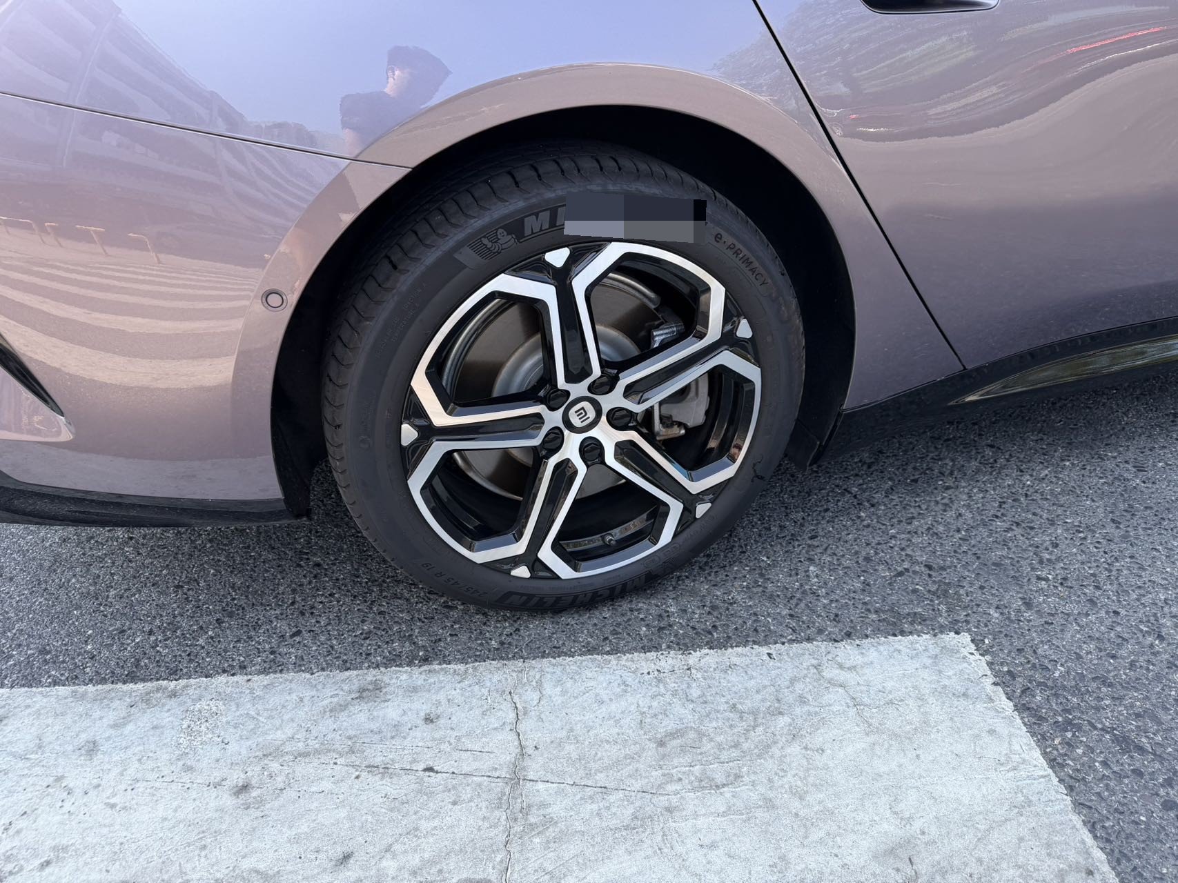 MI SU7 2025 immagine di auto #9