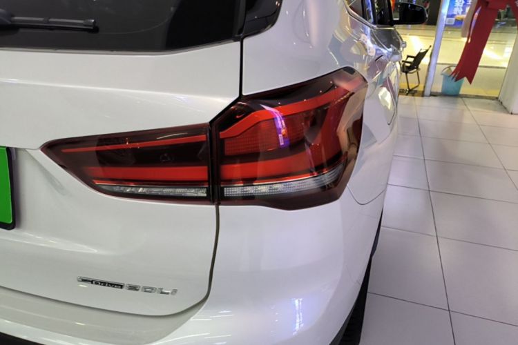 BMW X1 2021 car image #8