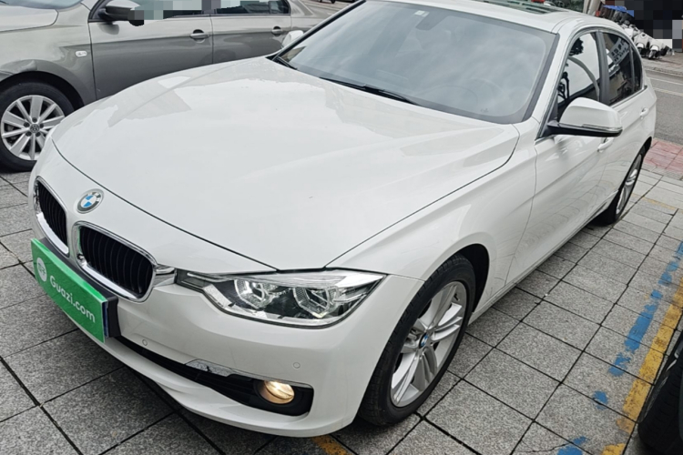 BMW 3 Series 2017 صورة سيارة #2