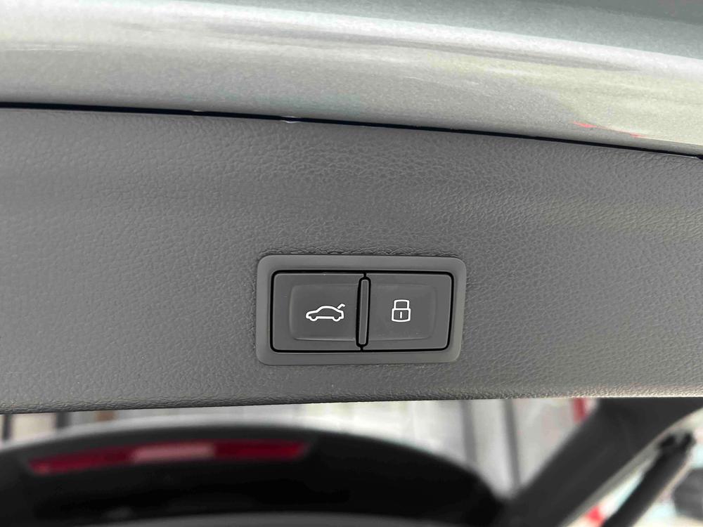 Audi Q3 2022 car image #22