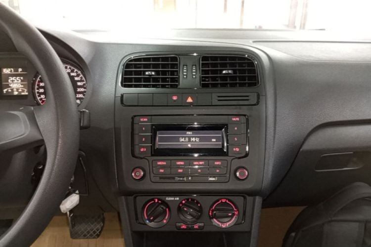 Volkswagen Polo 2016 #13 Volkswagen Polo 2016 car image #13