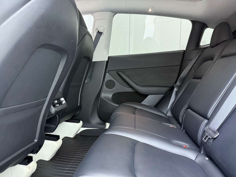 Tesla Model Y 2023 #4 Tesla Model Y 2023 car image #4
