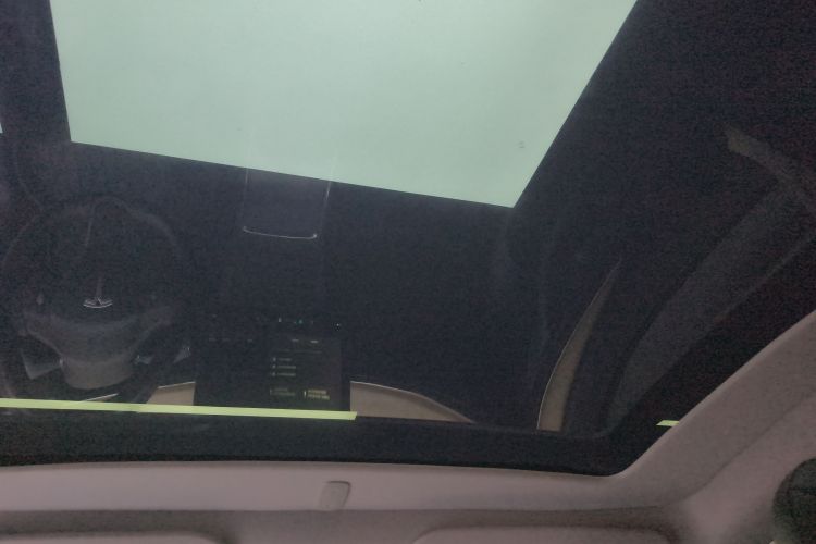 Tesla Model Y 2021 car image #20
