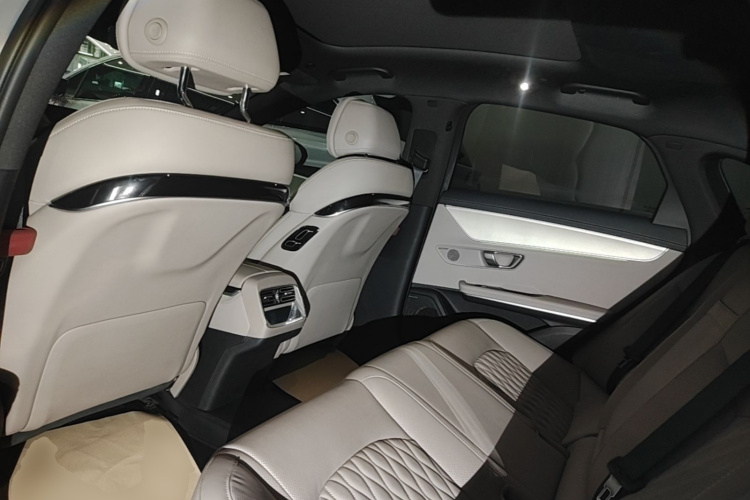 BYD Han 2024 car image #13
