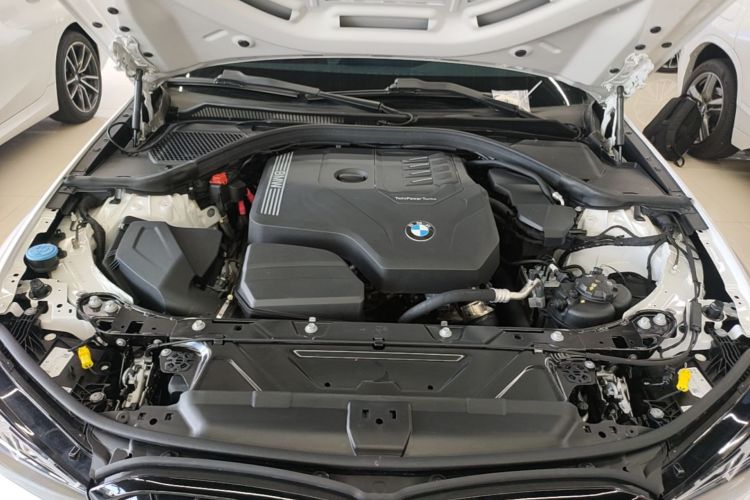 BMW 3 Series 2023 car image #20
