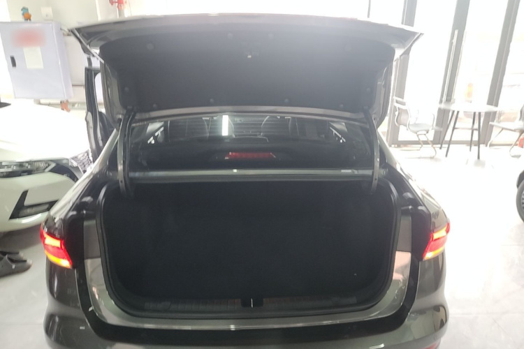GEELY Emgrand 2021 car image #19