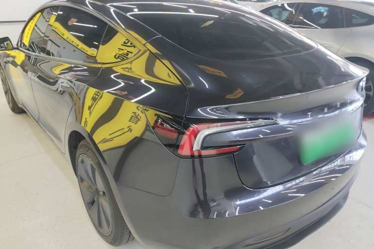 Tesla Model 3 2023 car image #7