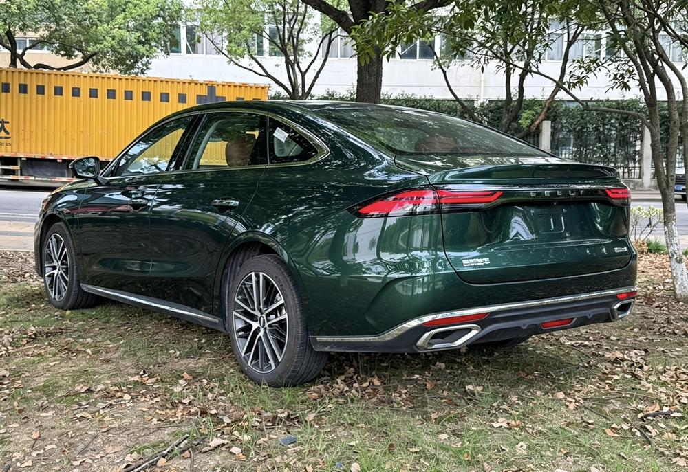 GEELY Emgrand 2025 #5 GEELY Emgrand 2025 car image #5