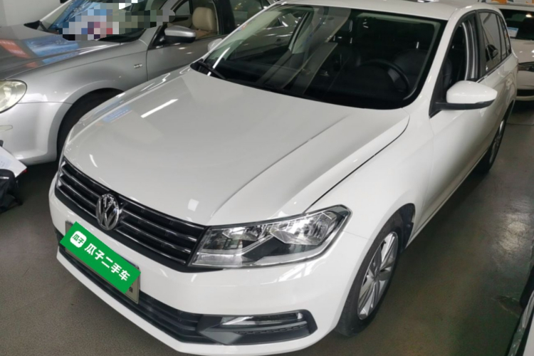 Volkswagen Santana 2016 car image #2