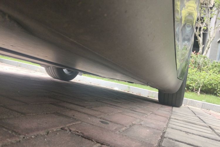 Tesla Model Y 2023 car image #22