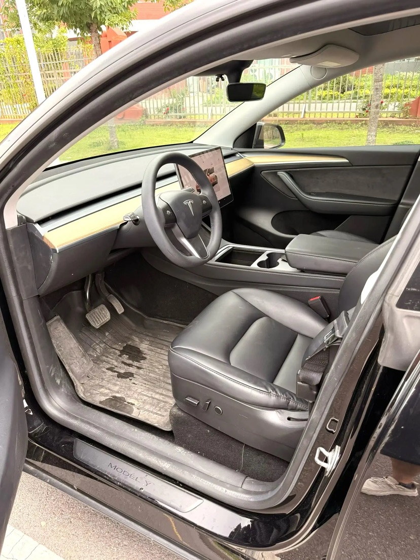 Tesla Model Y 2022 #2 Tesla Model Y 2022 car image #2