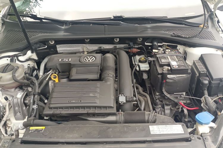 Volkswagen Golf 2018 car image #22