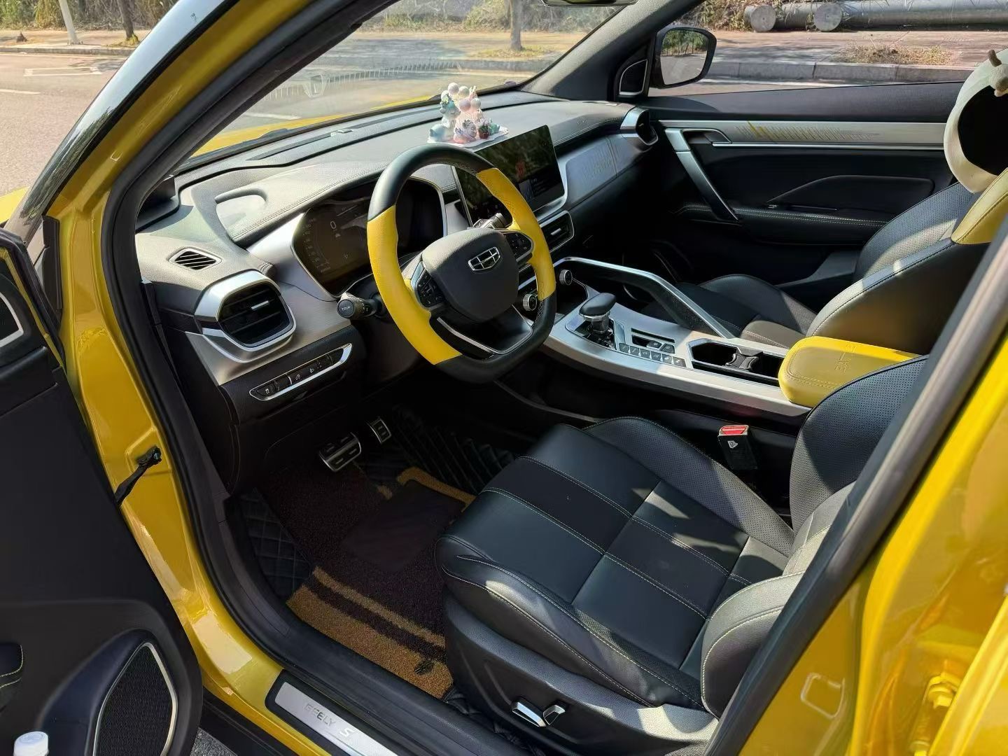GEELY Coolray 2021 #4 GEELY Coolray 2021 صورة سيارة #4