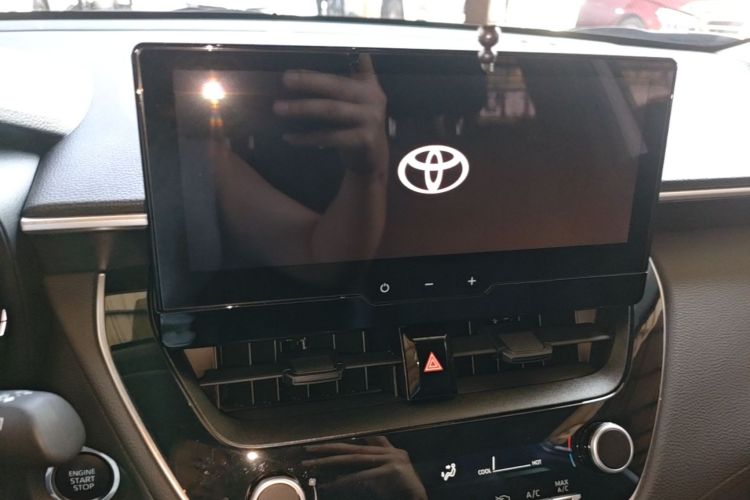 Toyota Corolla Cross 2024 immagine di auto #17