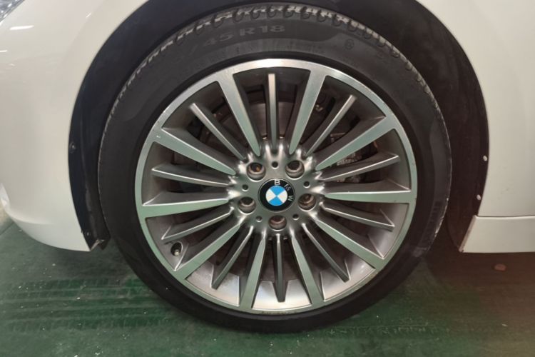BMW 3 Series 2018 #9 BMW 3 Series 2018 imagen de coche #9