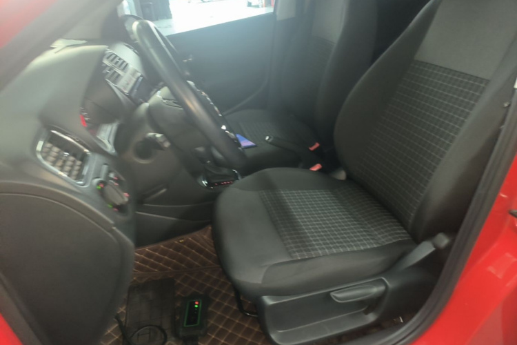 Volkswagen Polo 2019 car image #15