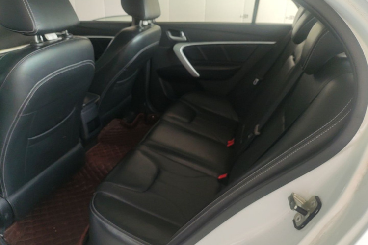 GEELY Emgrand 2016 #14 GEELY Emgrand 2016 car image #14