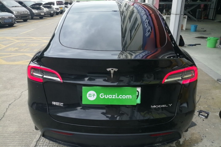 Tesla Model Y 2023 #6 Tesla Model Y 2023 immagine di auto #6