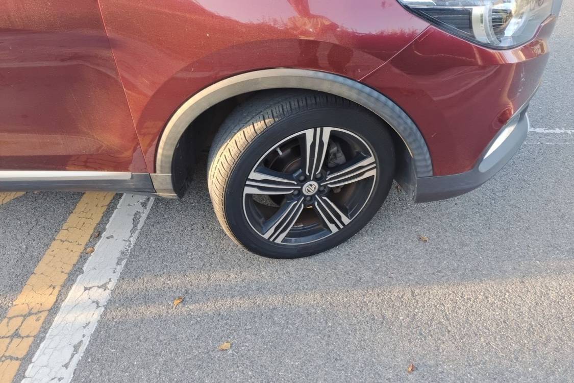 MG ZS 2018 car image #9