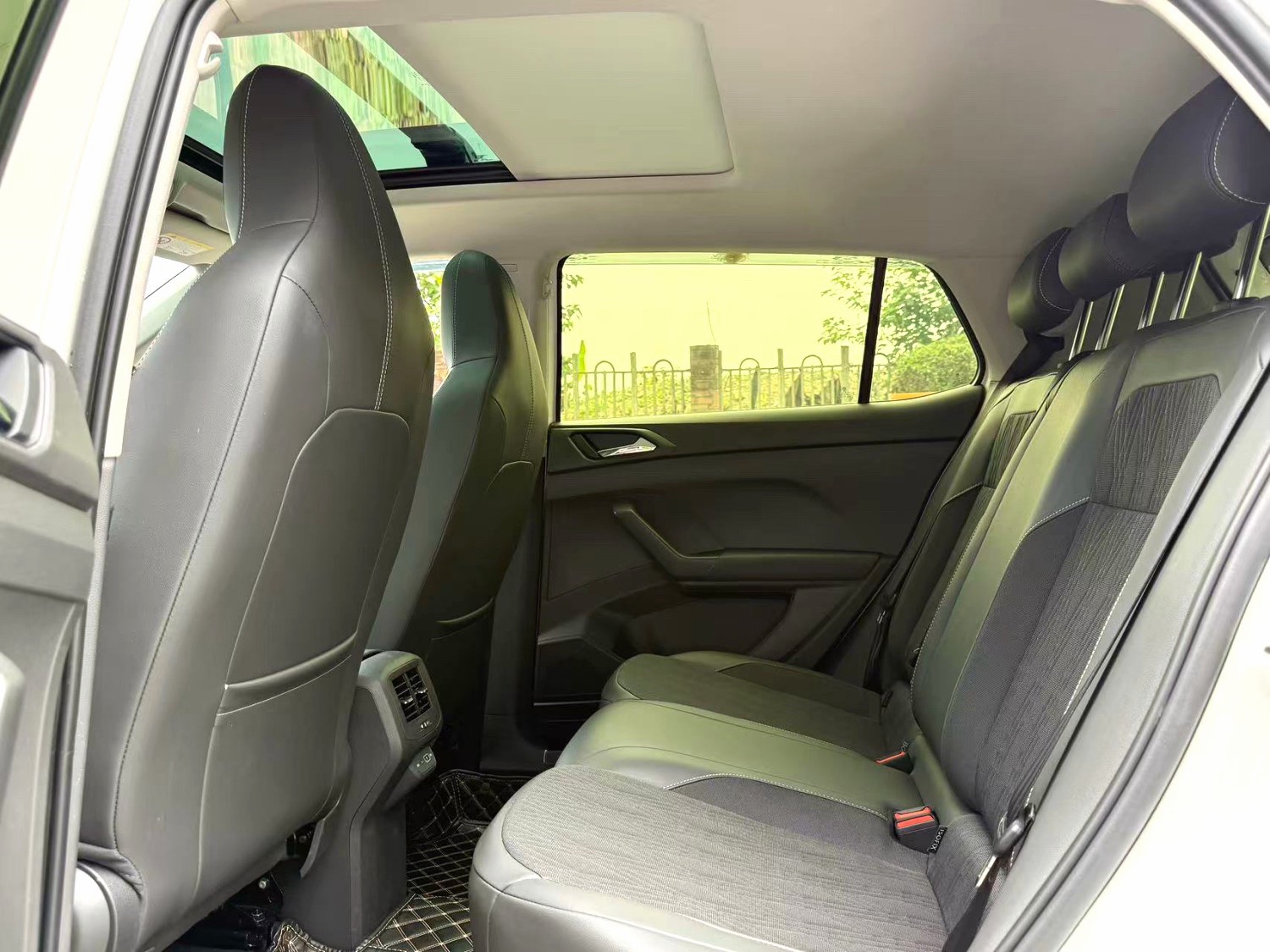 Volkswagen T-Cross 2022 imagen de coche #7