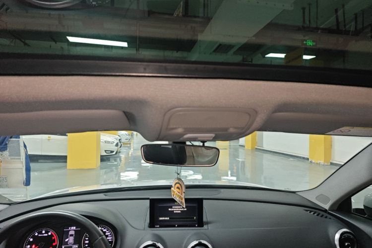 Audi A3 2019 car image #18
