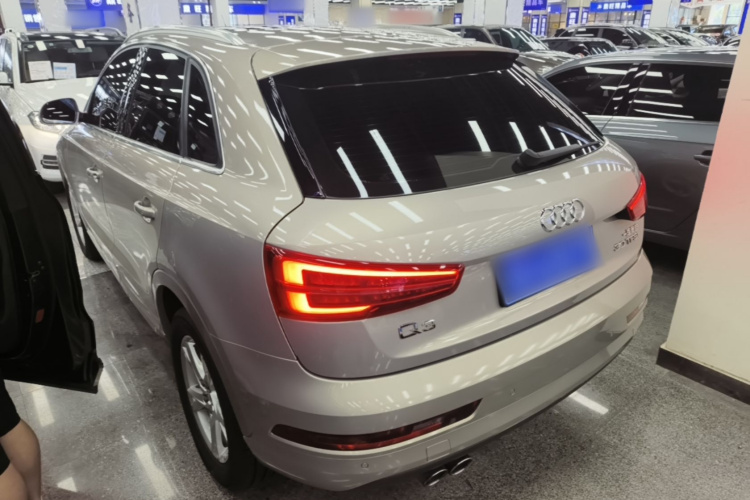 Audi Q3 2018 #5 Audi Q3 2018 car image #5