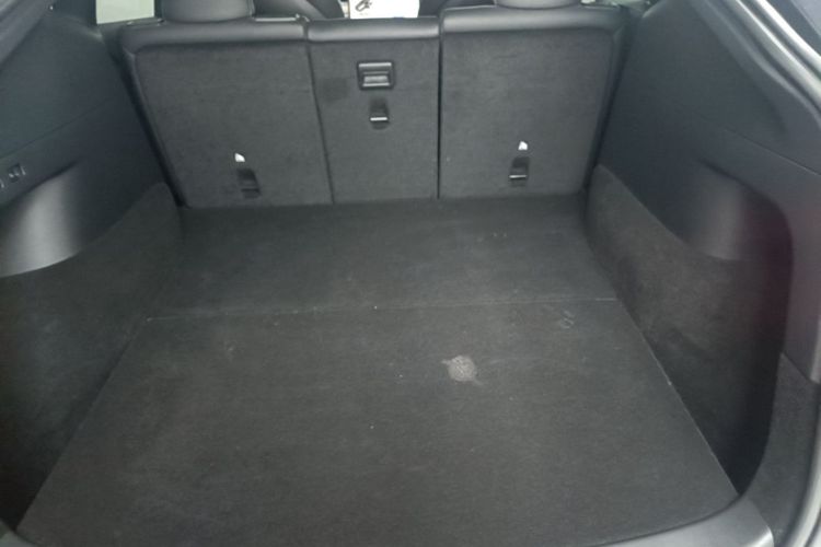 Tesla Model Y 2022 image de voiture #21