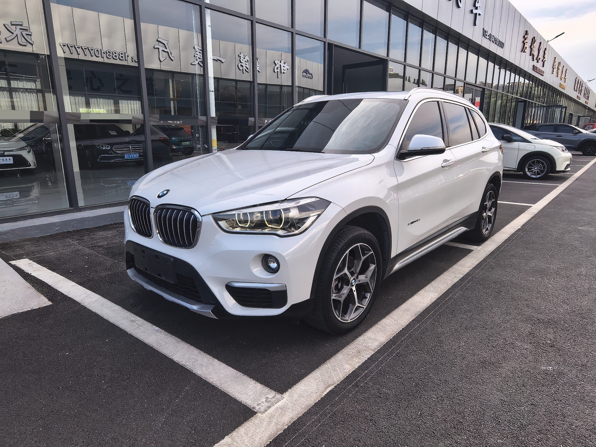 BMW X1 2017 BMW X1 2017 car image
