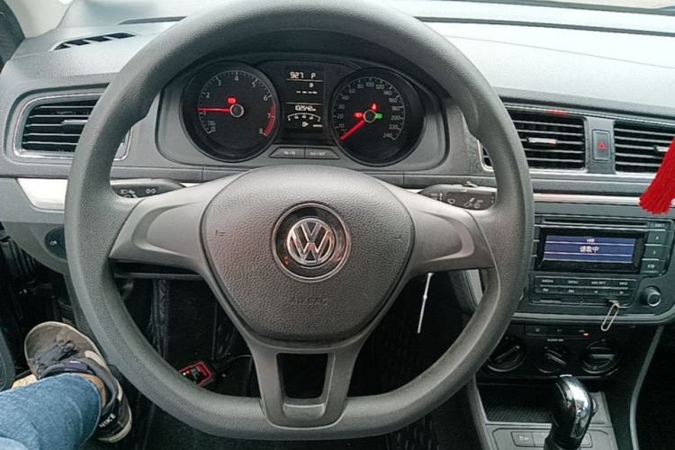 Volkswagen Lavida 2017 car image #11