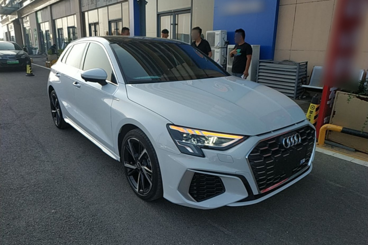 Audi A3 2023 immagine di auto #4