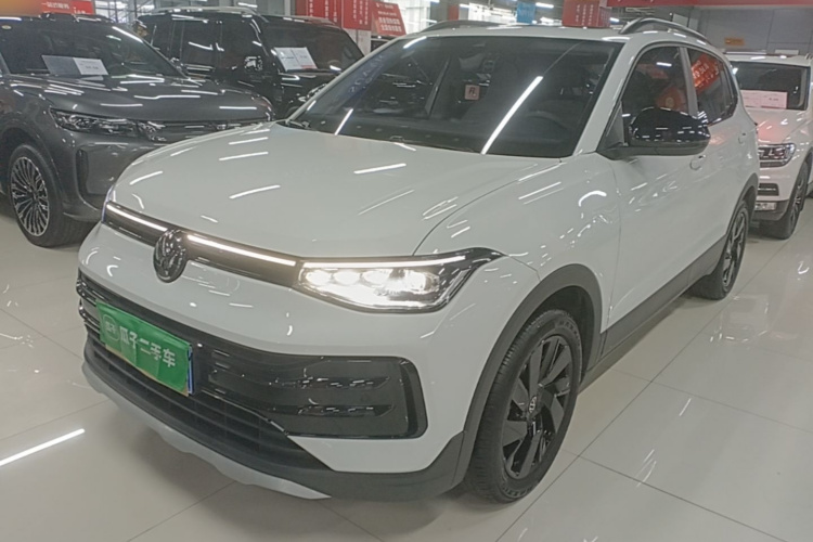 Volkswagen Tharu 2025 car image #2
