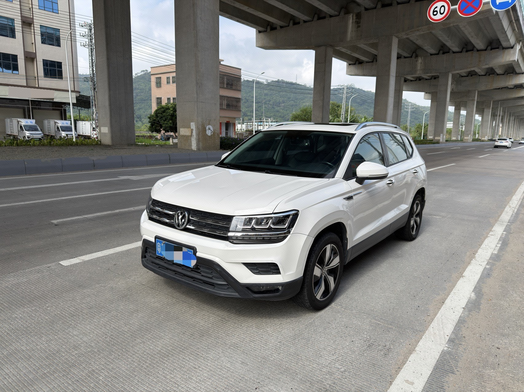 2020 immagine di auto 