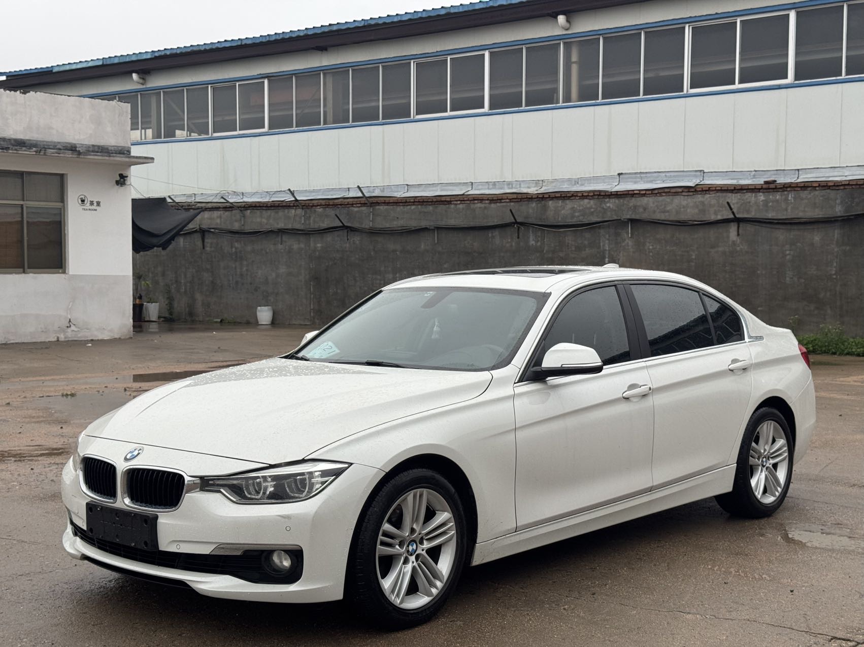 BMW 3 Series 2017 BMW 3 Series 2017 car image