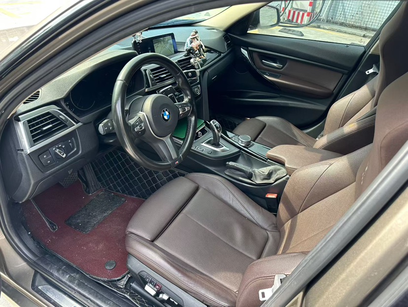 BMW 3 Series 2018 car image #2