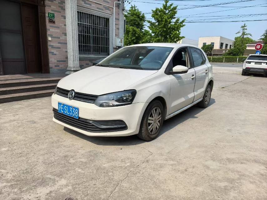 Volkswagen Polo 2016 car image 