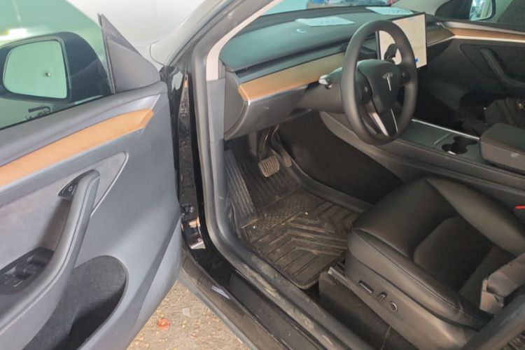 Tesla Model Y 2021 #16 Tesla Model Y 2021 car image #16