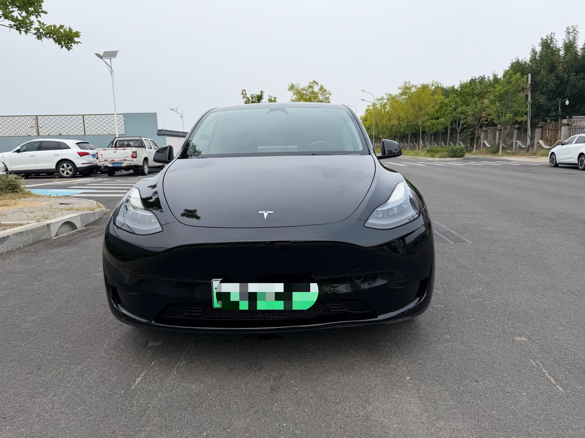 Tesla Model Y 2022 #6 Tesla Model Y 2022 car image #6