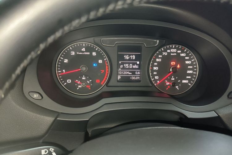 Audi Q3 2018 #12 Audi Q3 2018 car image #12