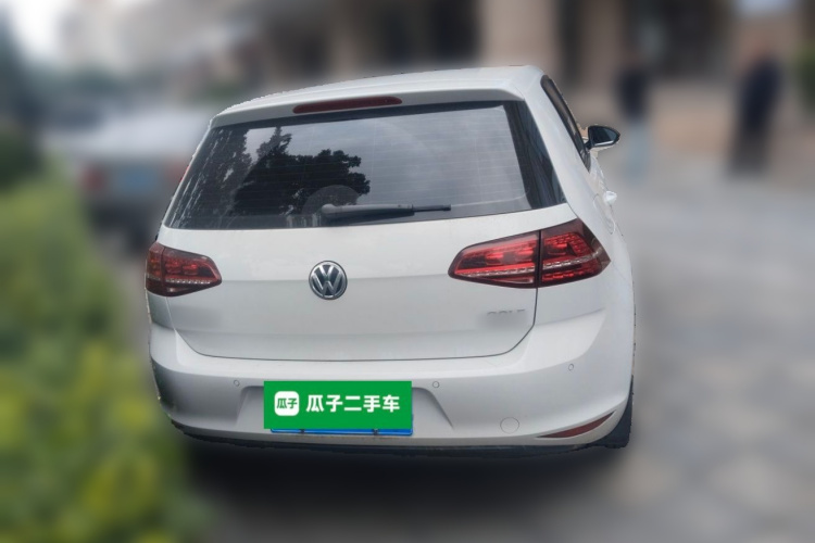 Volkswagen Golf 2017 car image #6