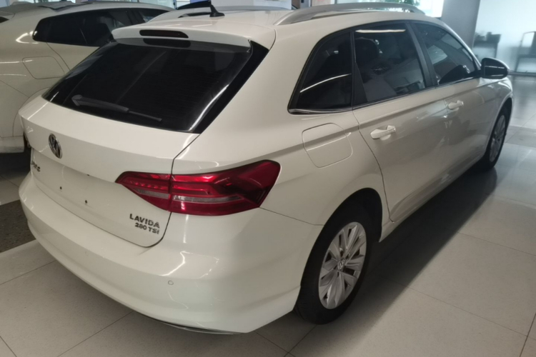 Volkswagen Lavida 2019 car image #5