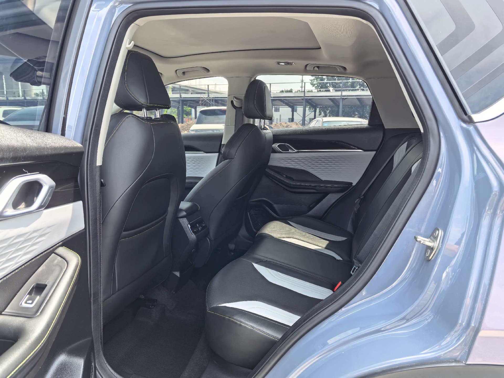 GEELY Coolray 2023 car image #6