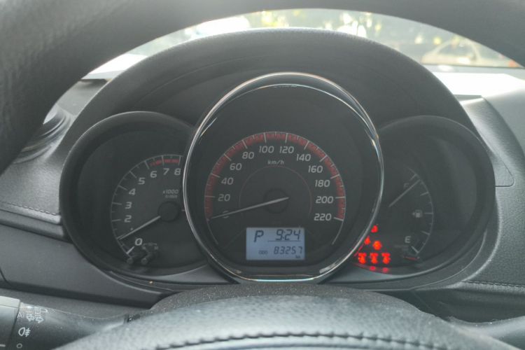 Toyota Vios 2021 صورة سيارة #13