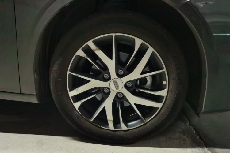 GEELY Emgrand 2022 car image #9