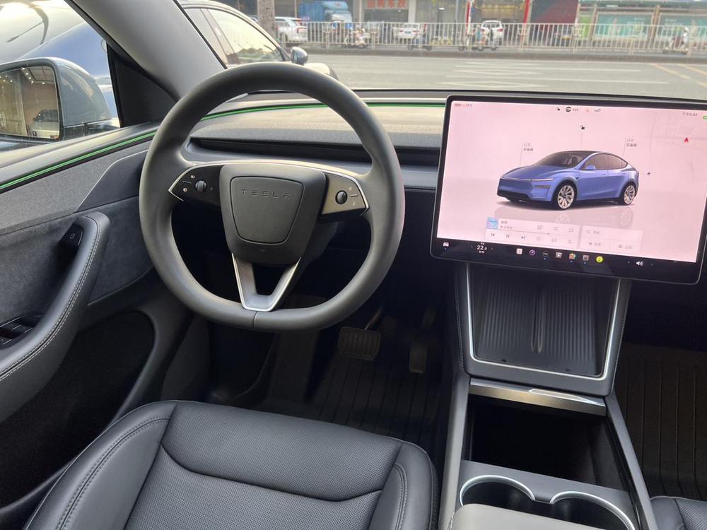 Tesla Model Y 2025 #15 Tesla Model Y 2025 immagine di auto #15