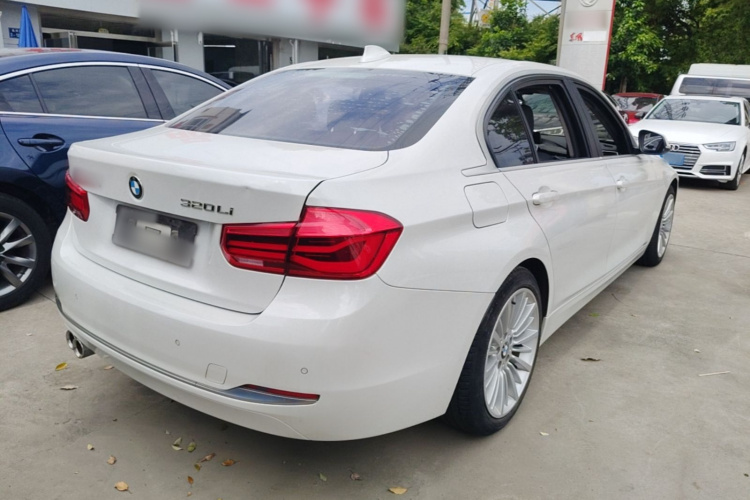 BMW 3 Series 2018 #7 BMW 3 Series 2018 car image #7