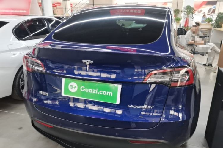 Tesla Model Y 2022 #4 Tesla Model Y 2022 car image #4