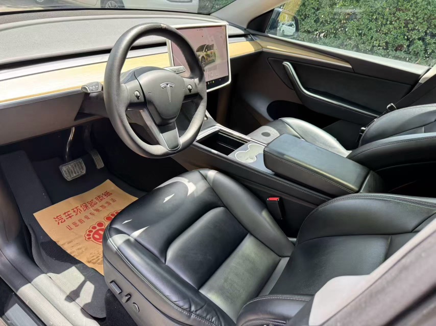 Tesla Model Y 2023 #3 Tesla Model Y 2023 car image #3