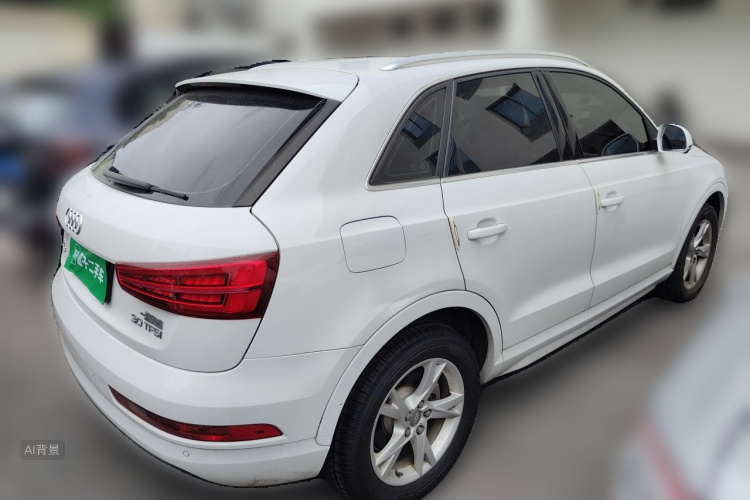 Audi Q3 2018 car image #7
