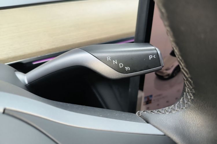Tesla Model Y 2023 #18 Tesla Model Y 2023 car image #18
