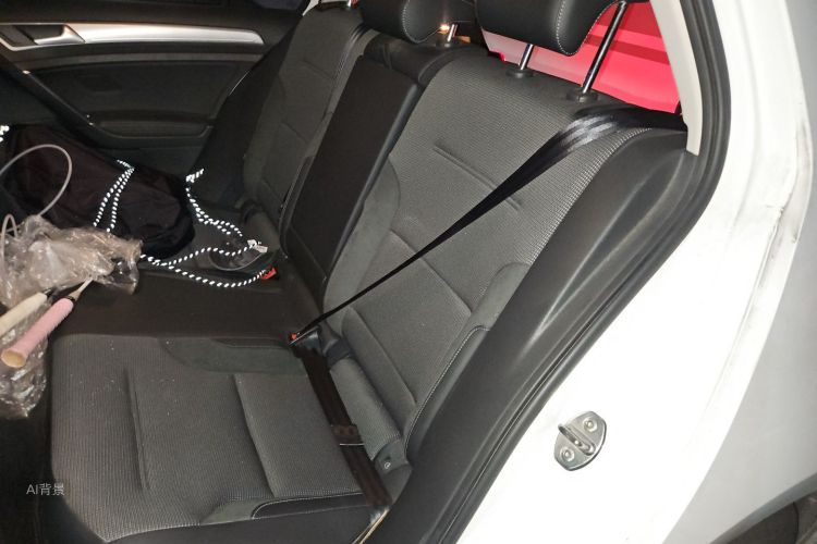 Volkswagen Golf 2018 car image #19